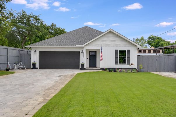 Attached, Exterior, Facade, Ranch