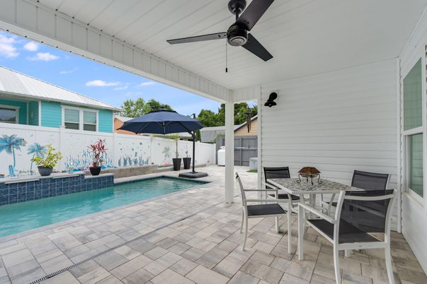 Exterior, Pool