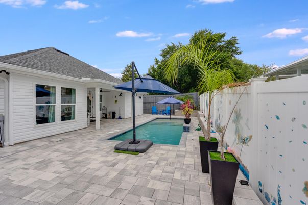 Exterior, Pool
