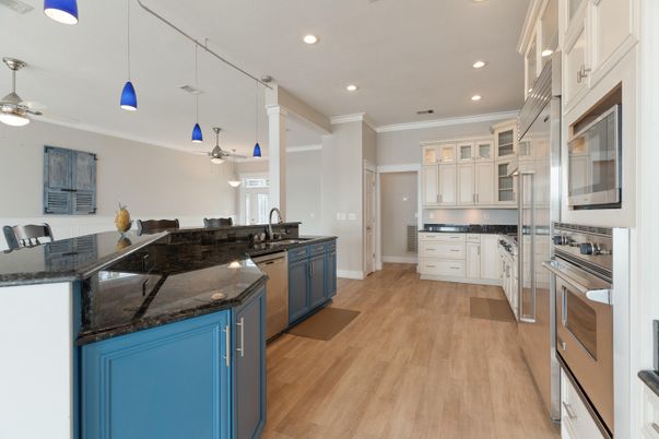 Interior, Kitchen, Pendant Lights, Recessed Lighting, Wood Texture Flooring