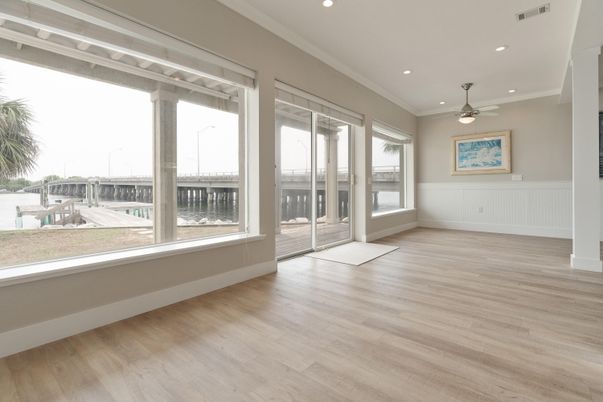 Empty room, Interior, Recessed Lighting, Wood Texture Flooring