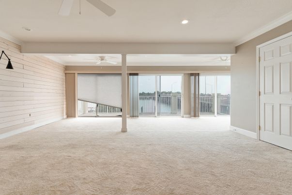Empty room, Interior, Recessed Lighting