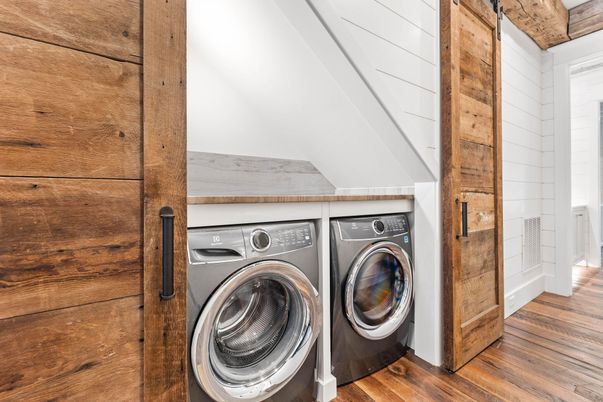 Interior, Washer, Wood Texture Flooring