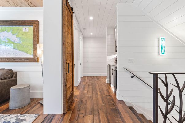 Interior, Recessed Lighting, Wood Texture Flooring