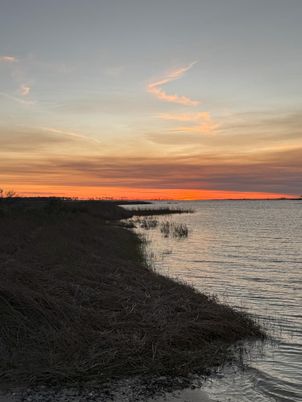 Exterior, Lake