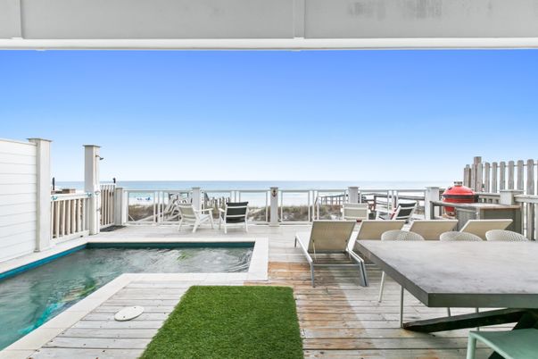 Exterior, Pool, Water