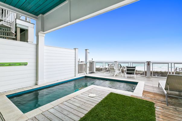 Exterior, Pool, Water