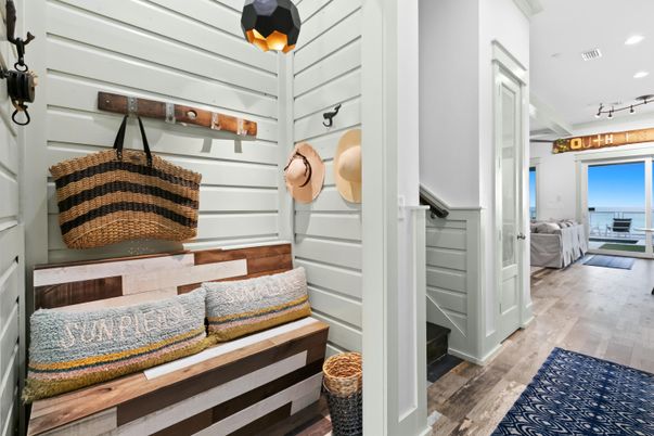 Interior, Recessed Lighting, Wood Texture Flooring