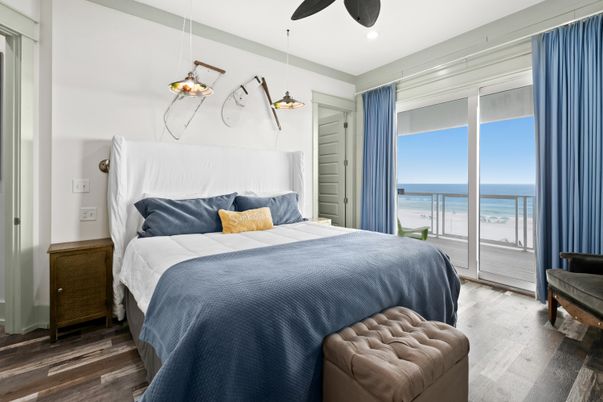Bedroom, Interior, Pendant Lights, Recessed Lighting, Water, Wood Texture Flooring