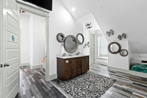 Interior, Recessed Lighting, Wood Texture Flooring