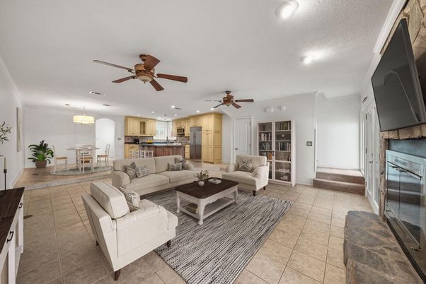 Dining room, Interior, Kitchen, Living room, Pendant Lights, Recessed Lighting, Stainless Steel Appliances