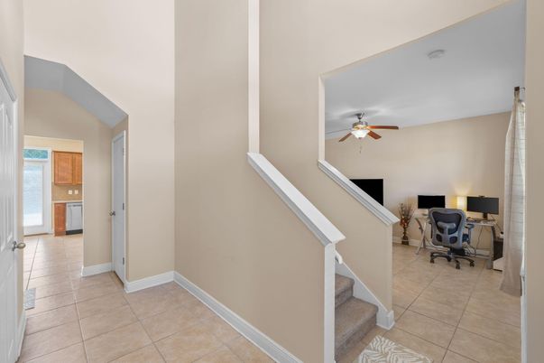 Home Office, Interior