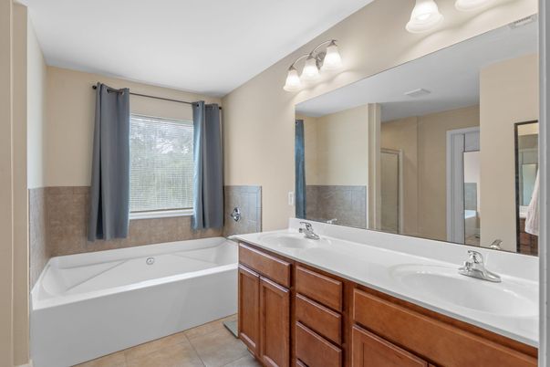 Bathroom, Dual Sink Vanities, Interior