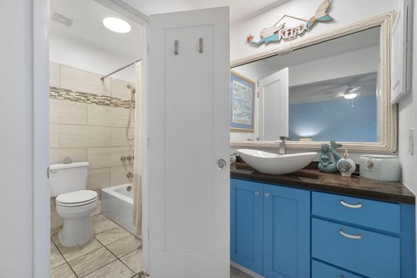 Bathroom, Interior, Recessed Lighting