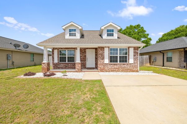 Exterior, Facade, Brick Facade, Ranch