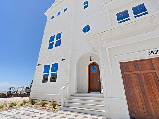 Exterior, Facade, None