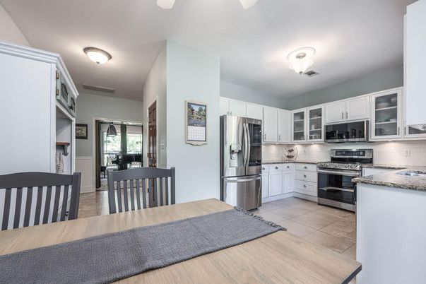 Dining room, Interior, Kitchen, Stainless Steel Appliances, Wood Texture Flooring