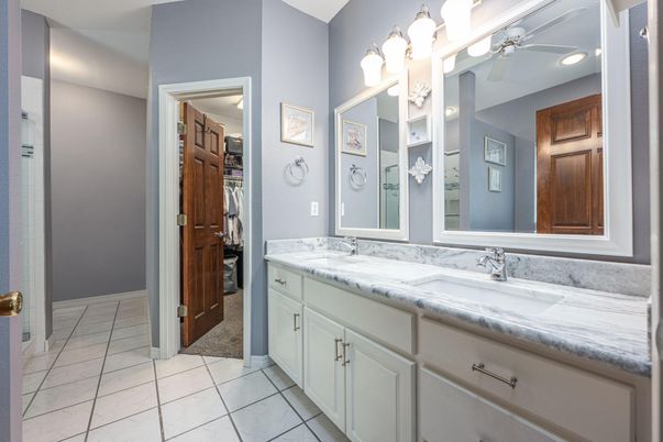 Bathroom, Dual Sink Vanities, Interior, Recessed Lighting