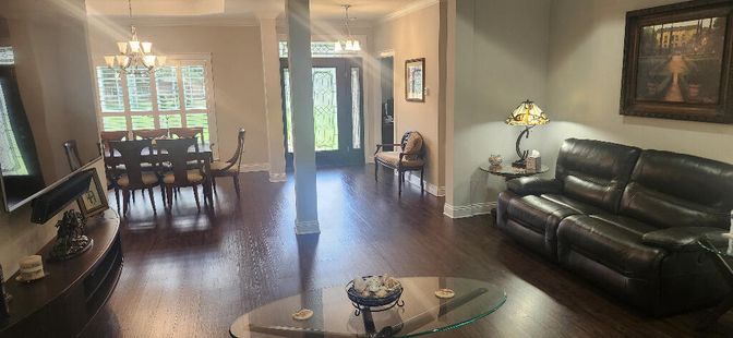 Chandelier, Dining room, Interior, Living room, Pendant Lights, Wood Texture Flooring