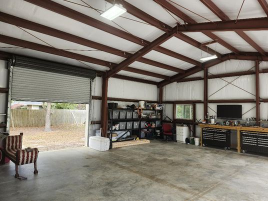 Garage, Interior, Wooden Beams