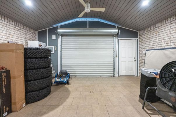 Garage, Interior, Stone Walls