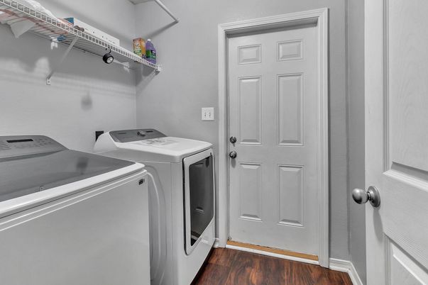 Interior, Washer, Wood Texture Flooring
