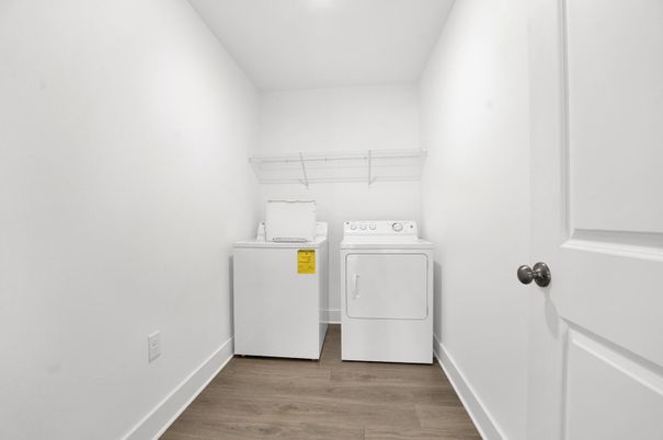 Interior, Utility Closets, Washer, Wood Texture Flooring