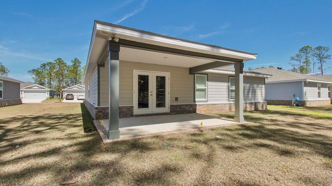 Backyard, Detached Garage, Exterior