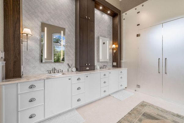 Bathroom, Dual Sink Vanities, Interior, Recessed Lighting