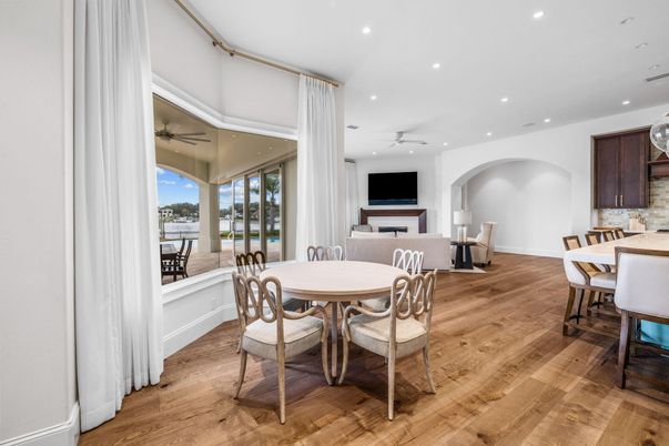 Dining room, Fireplace, Interior, Recessed Lighting, Wood Texture Flooring