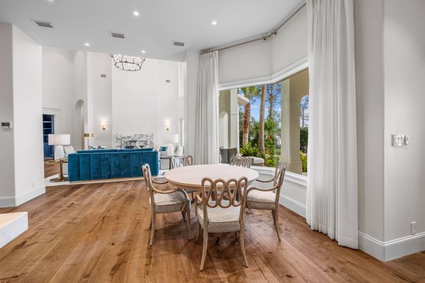 Chandelier, Dining room, Interior, Recessed Lighting, Wood Texture Flooring