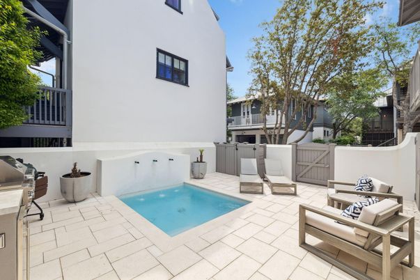 Exterior, Hot Tub, Pool