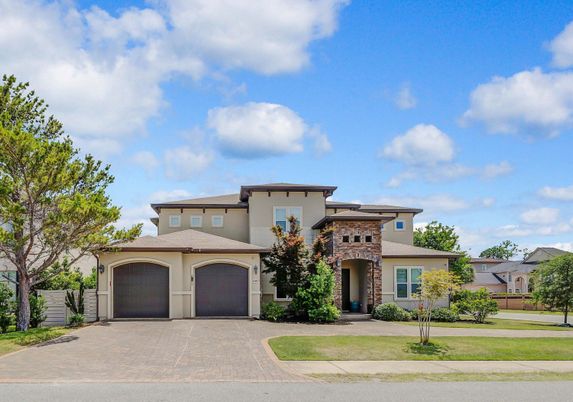 Attached, Exterior, Facade, Mediterranean