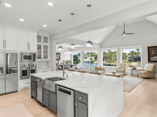 Dining room, Interior, Kitchen, Living room, Pendant Lights, Recessed Lighting, Stainless Steel Appliances, Wood Texture Flooring