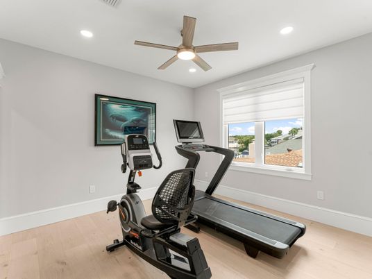 Fitness Equipment, Interior, Recessed Lighting, Wood Texture Flooring