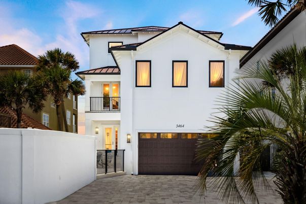Attached, Exterior, Facade, Modern
