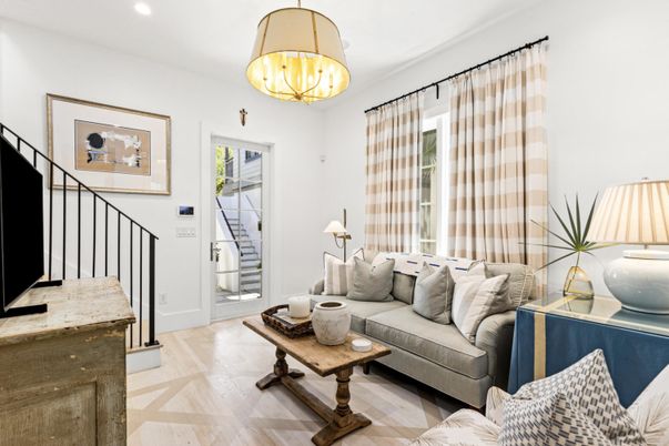 Interior, Living room, Pendant Lights, Recessed Lighting