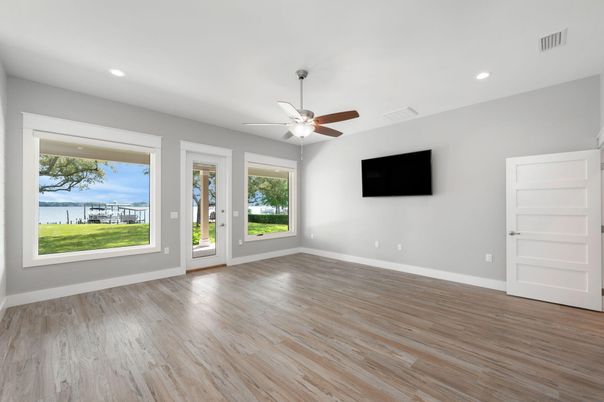Empty room, Interior, Recessed Lighting, Water, Wood Texture Flooring