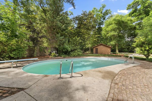 Exterior, Pool