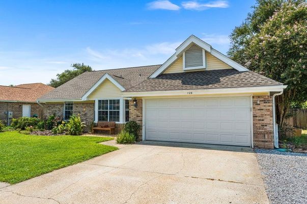 Attached, Exterior, Facade, Brick Facade, Ranch