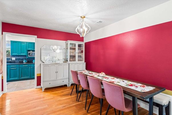 Chandelier, Dining room, Interior, Kitchen, Pendant Lights, Wood Texture Flooring