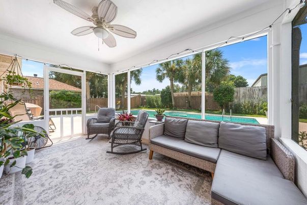 Interior, Pool, Sun Room