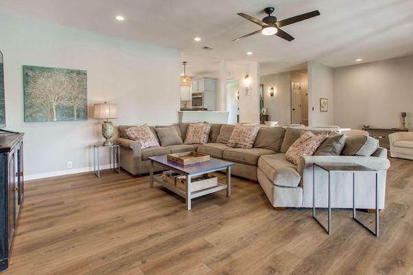 Interior, Living room, Pendant Lights, Recessed Lighting, Wood Texture Flooring