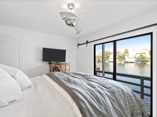 Bedroom, Interior, Water