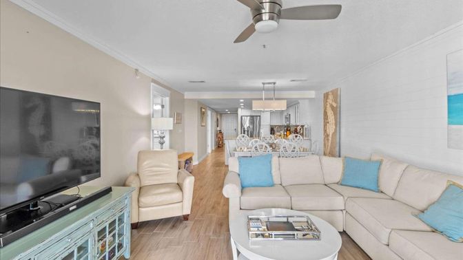 Dining room, Interior, Kitchen, Living room, Pendant Lights, Recessed Lighting, Stainless Steel Appliances, Wood Texture Flooring