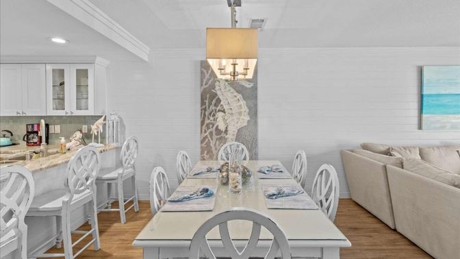 Chandelier, Dining room, Interior, Recessed Lighting, Wood Texture Flooring