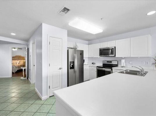 Bedroom, Interior, Kitchen, Recessed Lighting, Stainless Steel Appliances