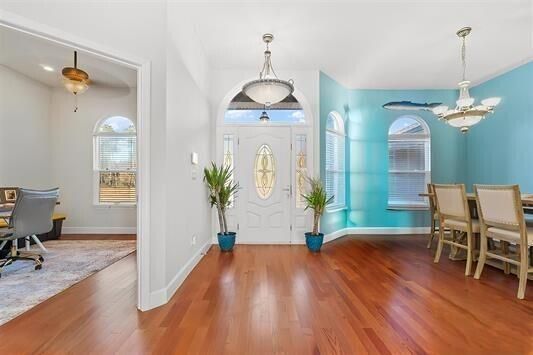 Chandelier, Dining room, Interior, Pendant Lights, Recessed Lighting, Wood Texture Flooring