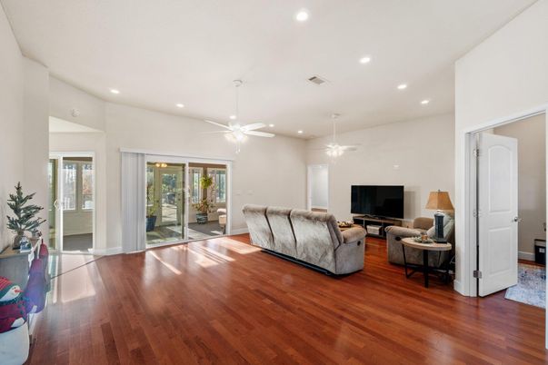 Interior, Living room, Recessed Lighting, Wood Texture Flooring
