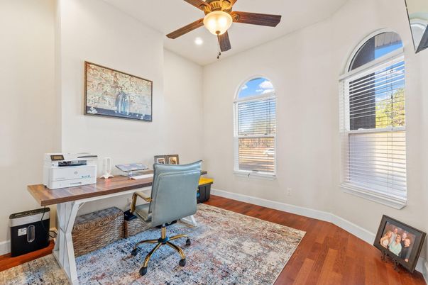 Home Office, Interior, Recessed Lighting, Wood Texture Flooring